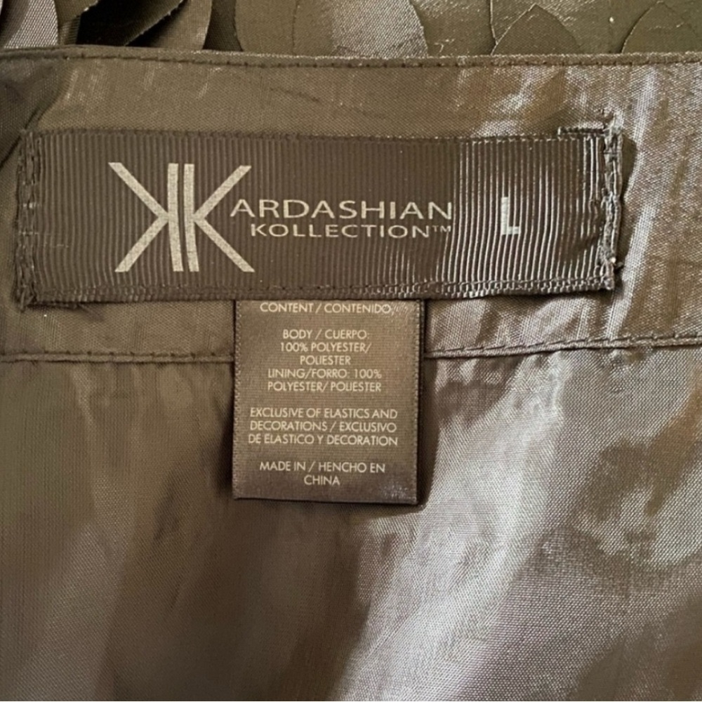 Kardashian Kollection Women's Black Petal Detail Skirt - Picture 6 of 6